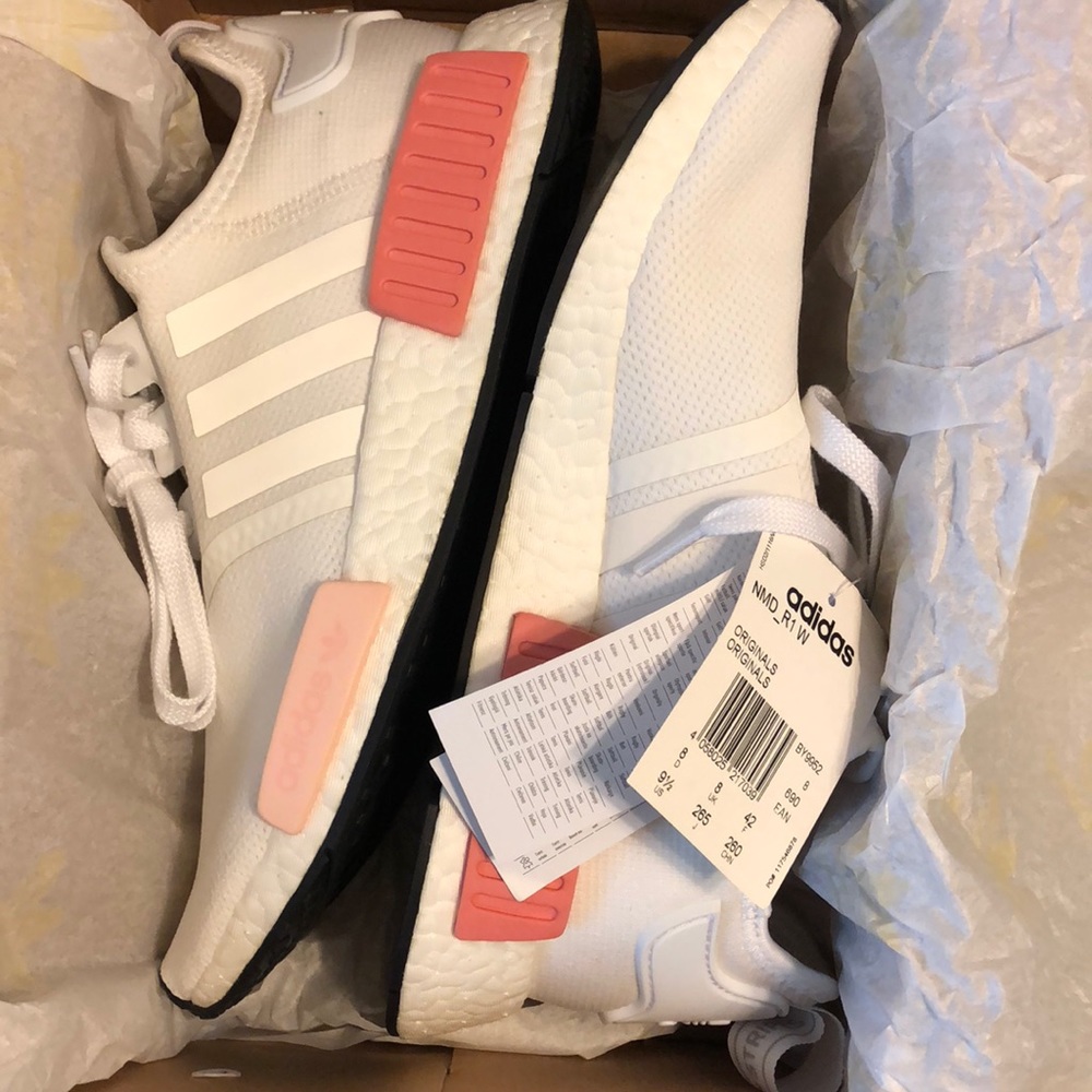BRAND NEW ADIDAS NMD R1